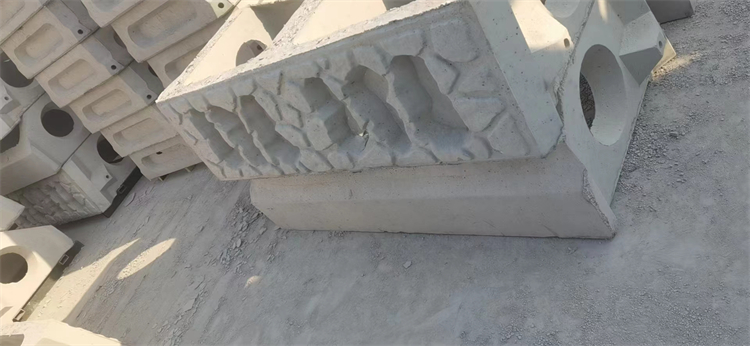 河南河道護(hù)坡水工磚選【百元水泥制品】,規(guī)格齊全