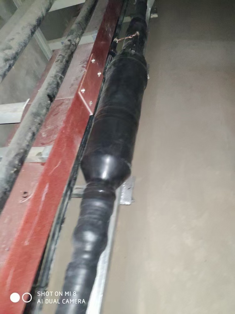 廣州復(fù)合電纜頭價格、批發(fā)商、廠商、熱賣、型號【廣州火鳳凰電力科技發(fā)展有限公司】