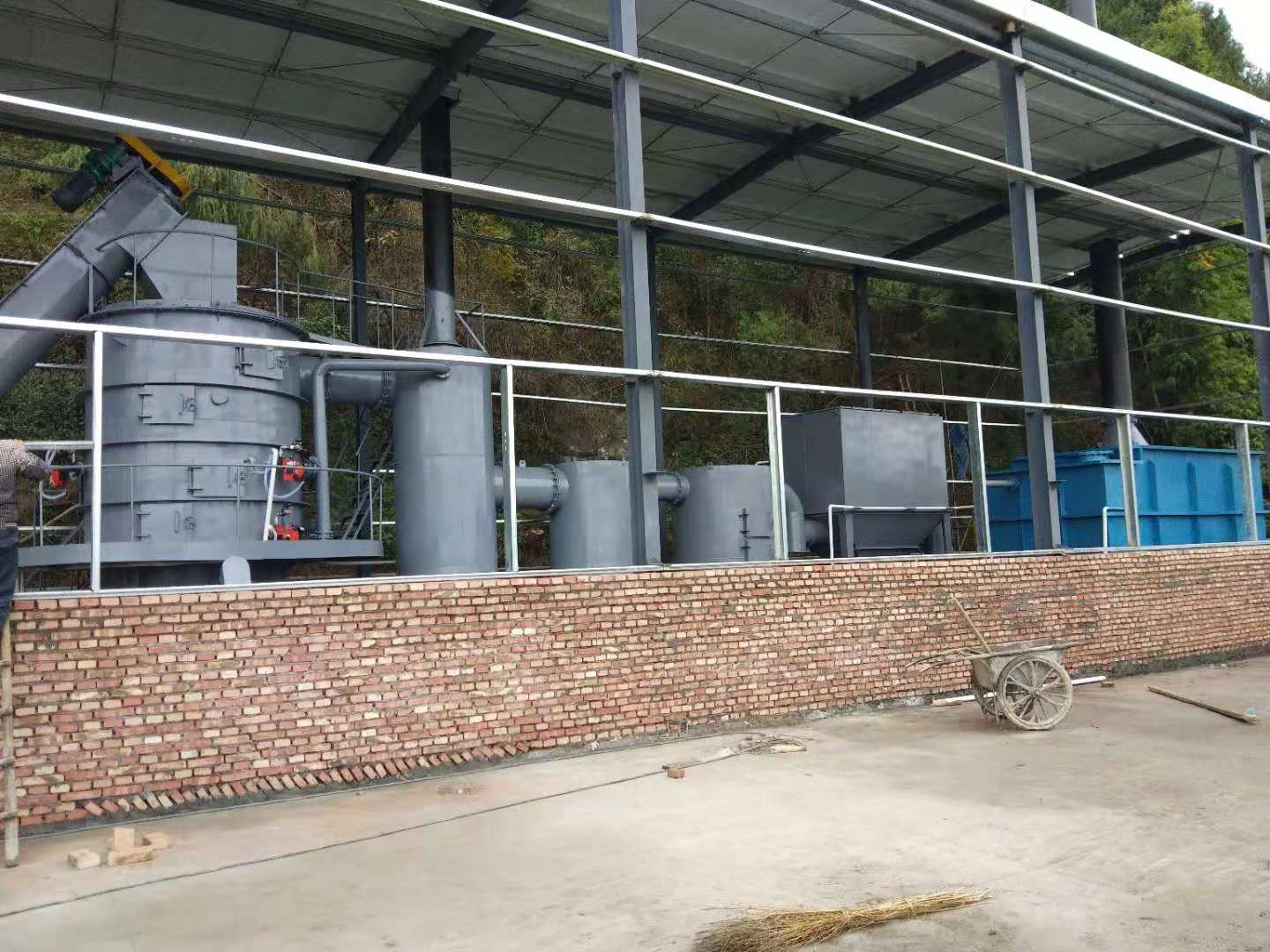 柏創(chuàng) 定制呼倫貝爾市牧廠動物尸體焚燒爐 病死動物無害化處理