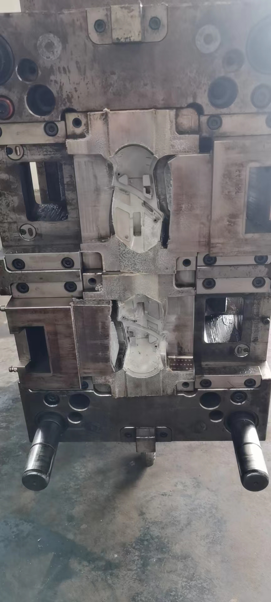 鄭州注塑模具加工設(shè)計(jì)-注塑模具加工廠家