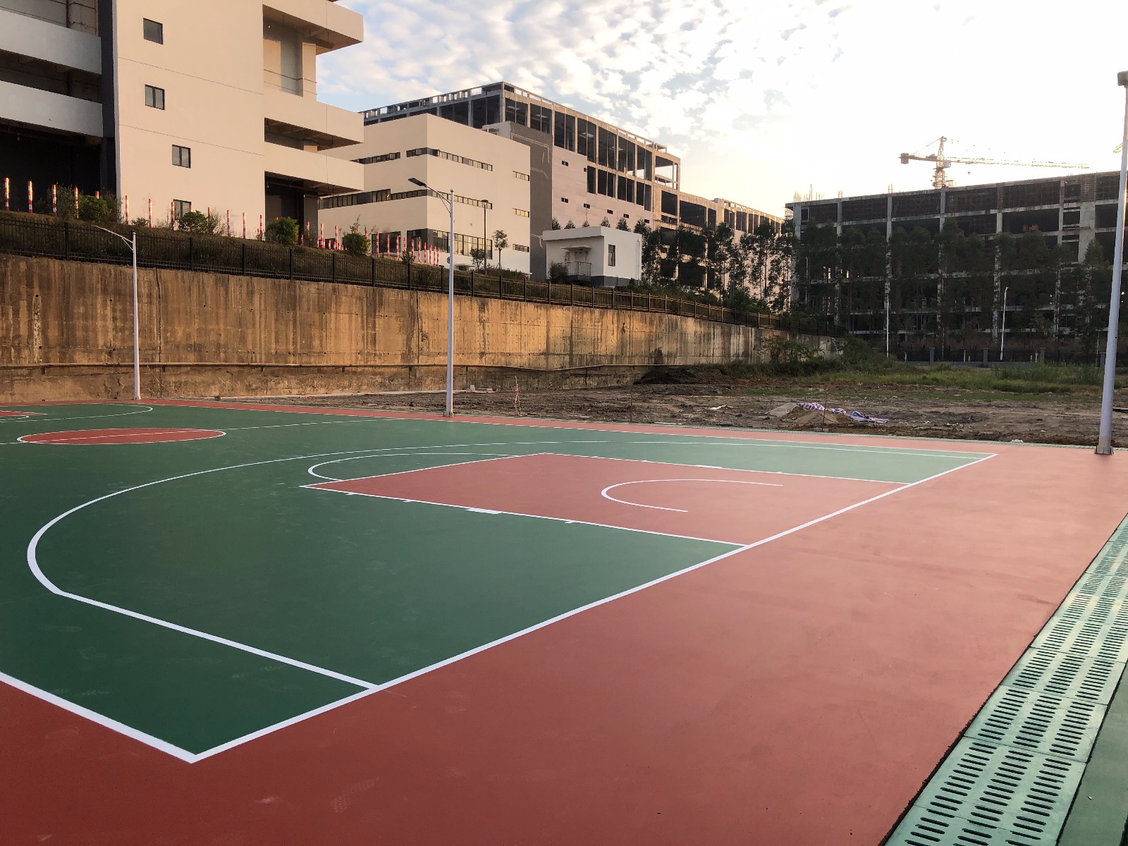 硅PU籃球場建設(shè)  硅PU籃球場翻新