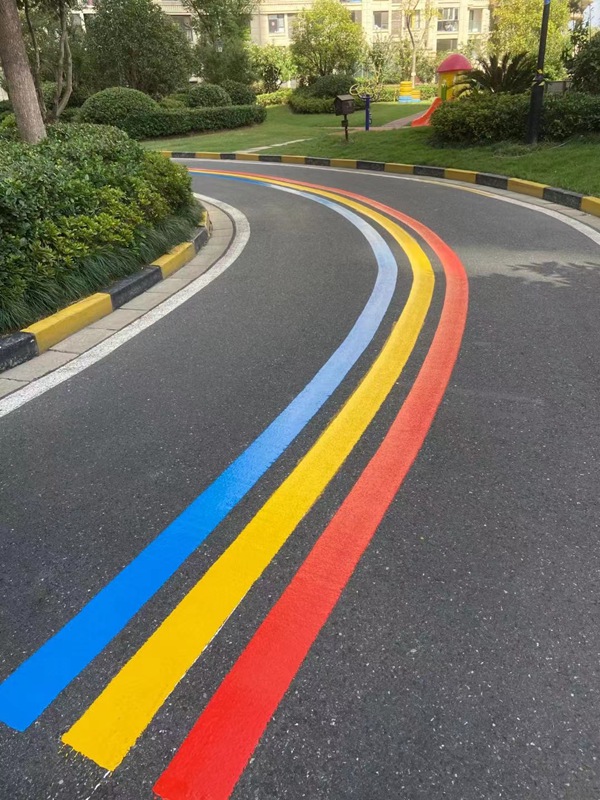 廠區(qū)道路劃線停車場(chǎng)劃線施工,成都道路熱熔劃13678012449