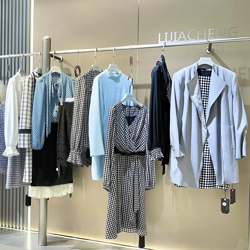 芳霖Funleen2024春品牌折扣女裝供應(yīng)商一手貨源批發(fā)走份 芳霖2024春