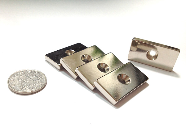 廠家強力磁鐵圓形釹鐵硼帶孔吸鐵磁片