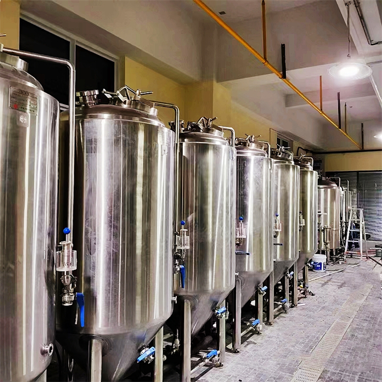 山東100升精釀鮮啤設(shè)備廠家，批發(fā)， 報價  正麥 500L發(fā)酵罐 精釀啤酒設(shè)備 提供現(xiàn)貨支持加工定制