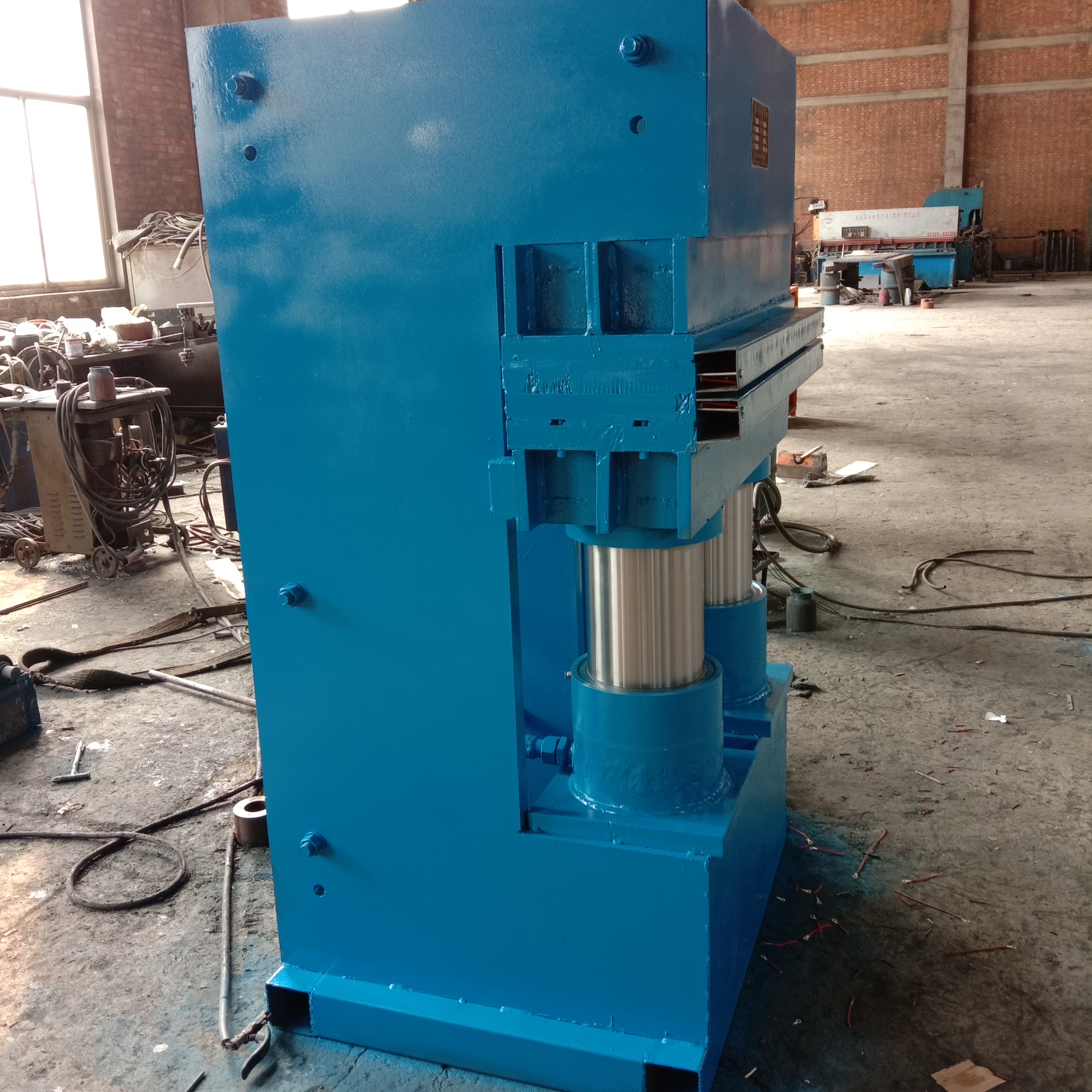 廠家供應(yīng)橡膠鄂式硫化機(jī) 立式電加熱平板成型設(shè)備 PLC控制