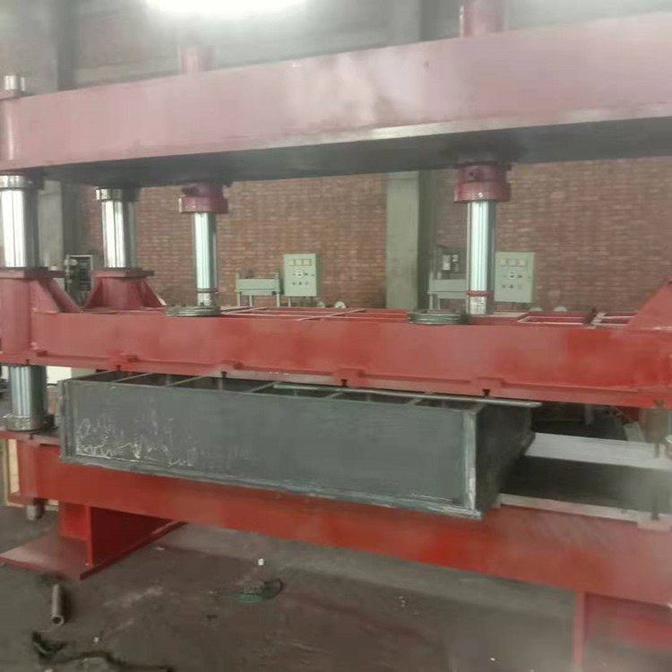 鄭州供應(yīng)四柱冷壓壓力機(jī) 加熱型液壓機(jī) 油壓機(jī)批發(fā)價(jià)-供應(yīng)商-報(bào)價(jià)-價(jià)格-多少錢