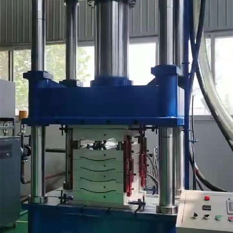 廢塑料壓塊成型油壓機(jī) 四柱液壓機(jī) 定制各型號(hào)壓力機(jī)