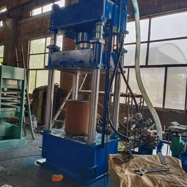 廢塑料壓塊成型油壓機(jī) 四柱液壓機(jī) 定制各型號(hào)壓力機(jī)