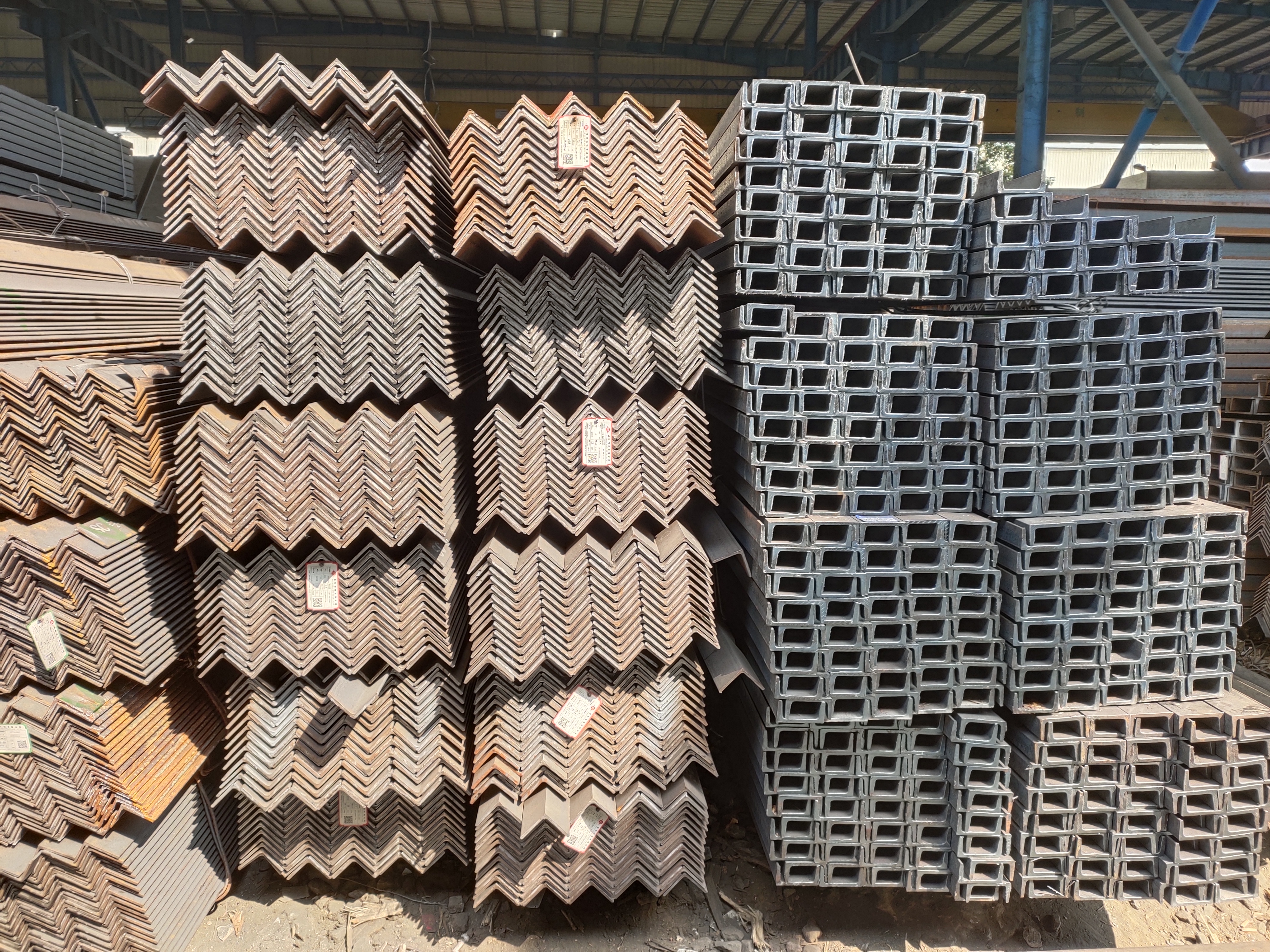 槽鋼批發(fā)價格  槽鋼哪家好  槽鋼供應(yīng)商