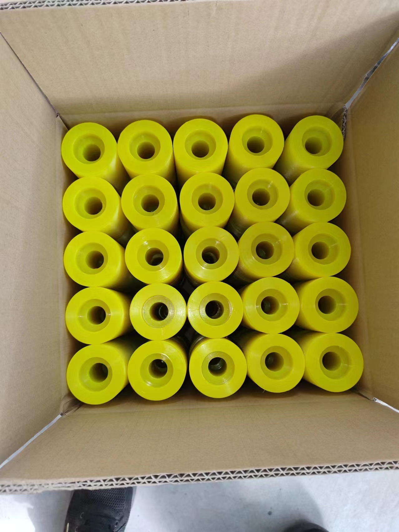 河北往復(fù)升降機(jī)膠輪廠家-供應(yīng)商批發(fā)價(jià)-哪家便宜【景縣銘碩橡塑制品有限公司】