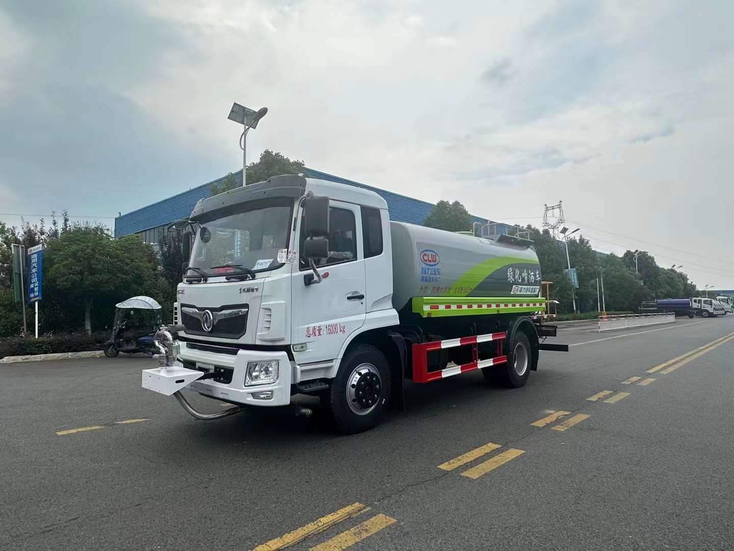 東風(fēng)F9霧炮灑水車廠家-霧炮灑水車價(jià)格-新疆霧炮灑水車-程力*汽車公司