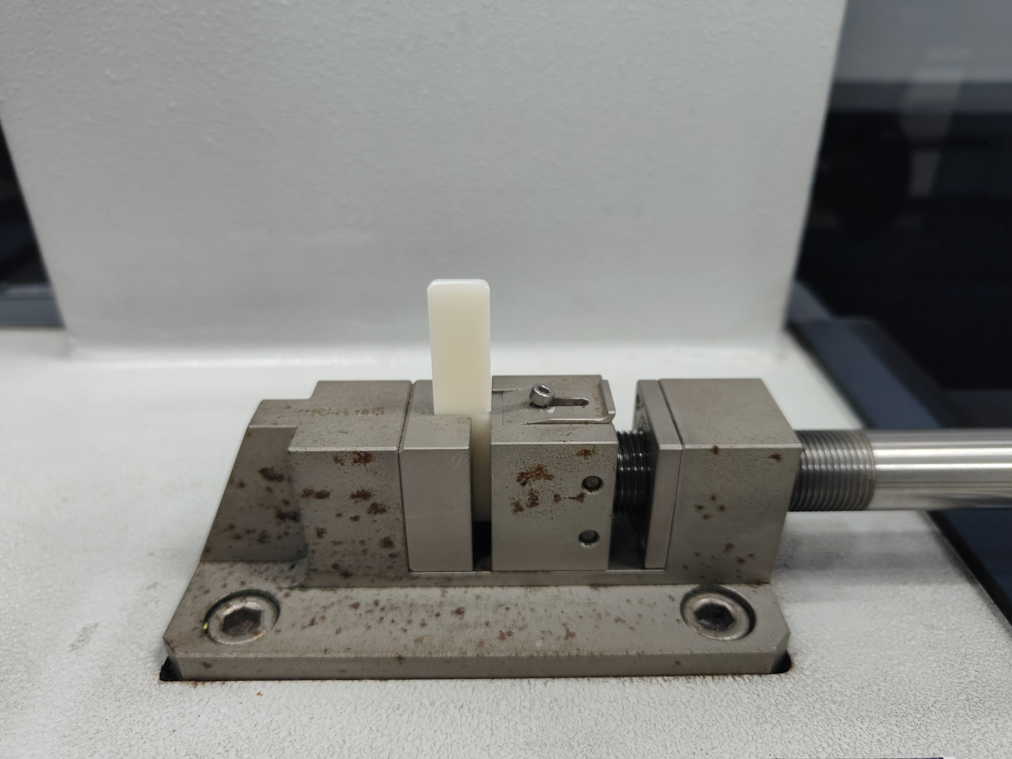 塑膠材料缺口沖擊強(qiáng)度-沖擊韌性測(cè)試-沖擊強(qiáng)度測(cè)試-檢測(cè)服務(wù)