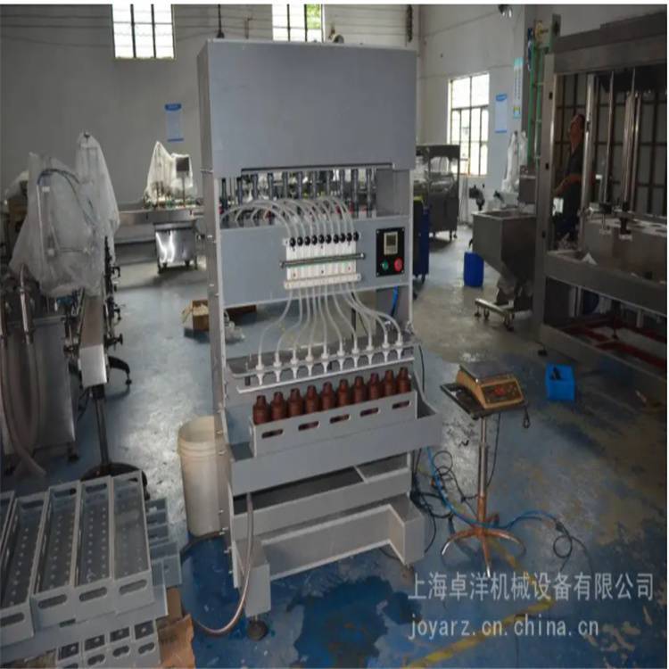 福建重力式液體灌裝機(jī)定制 礦泉水灌裝機(jī)報(bào)價 香油灌裝機(jī)價格