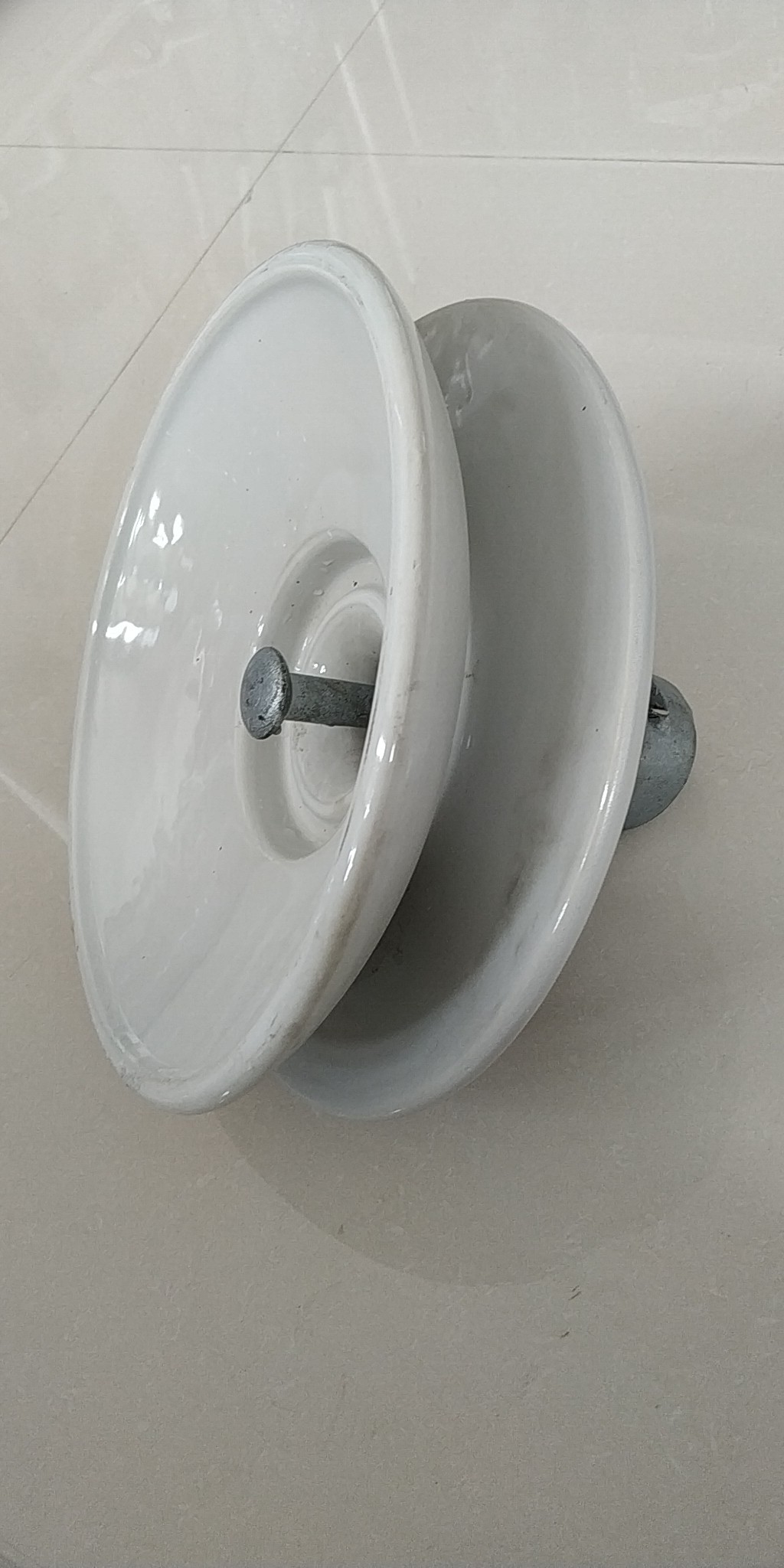 河北盤型懸式瓷絕緣子廠家，批發(fā)，報價【澳興電力器材有限公司】  盤型懸式瓷絕緣子XWP-120