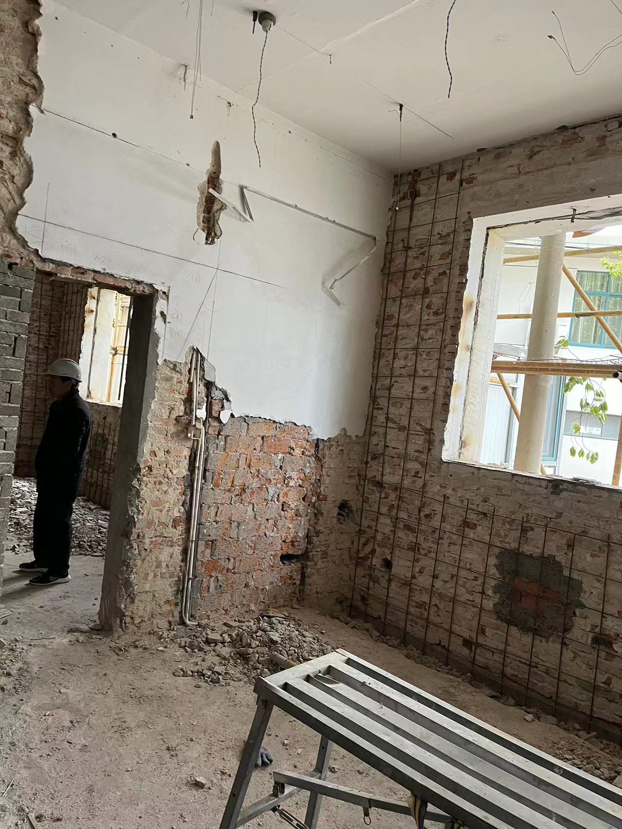 房屋結(jié)構(gòu)墻體加固 老房翻新施工 多年施工經(jīng)驗 墻體加固電話