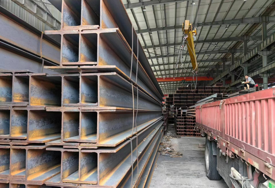云南工字鋼廠家-加工價(jià)格-廠家批發(fā)【云南鋼偉商貿(mào)有限公司】