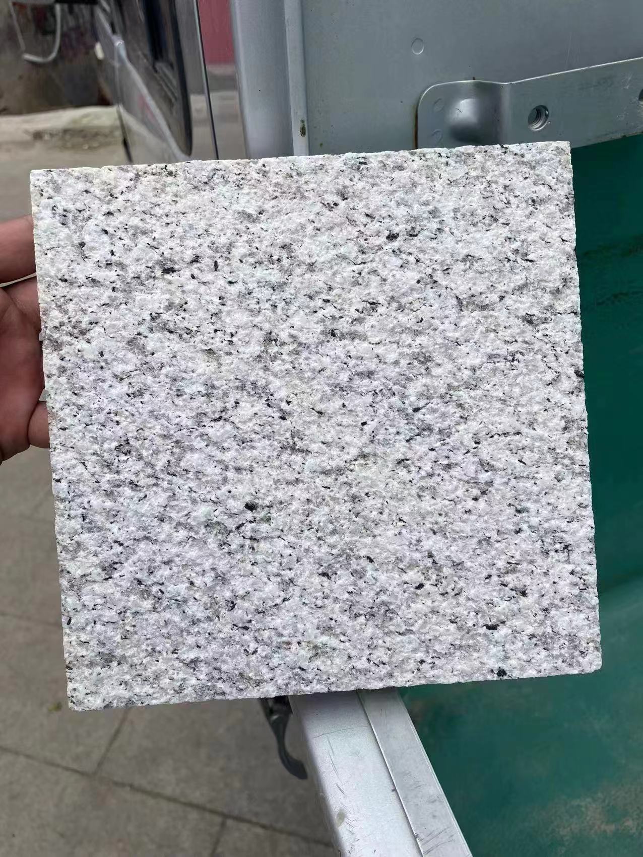 湖北芝麻白地鋪石現(xiàn)貨 批發(fā) 定做【隨縣純圣石業(yè)有限公司】