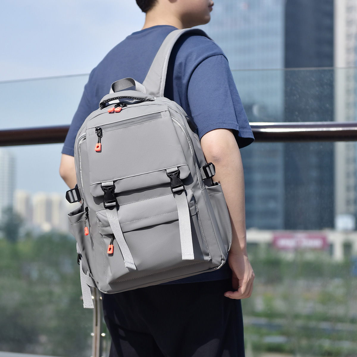 新款潮搭時尚雙肩包筆記本電腦背包簡約大氣休閑包戶外潮流旅行包